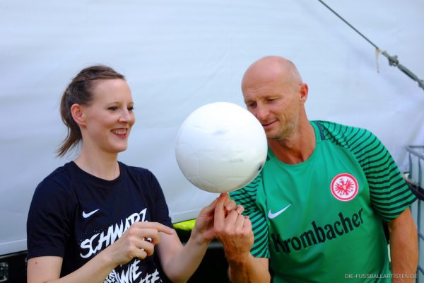 Die Fussballartisten bei der Saisoneröffnungsfeier der Eintracht Frankfurt